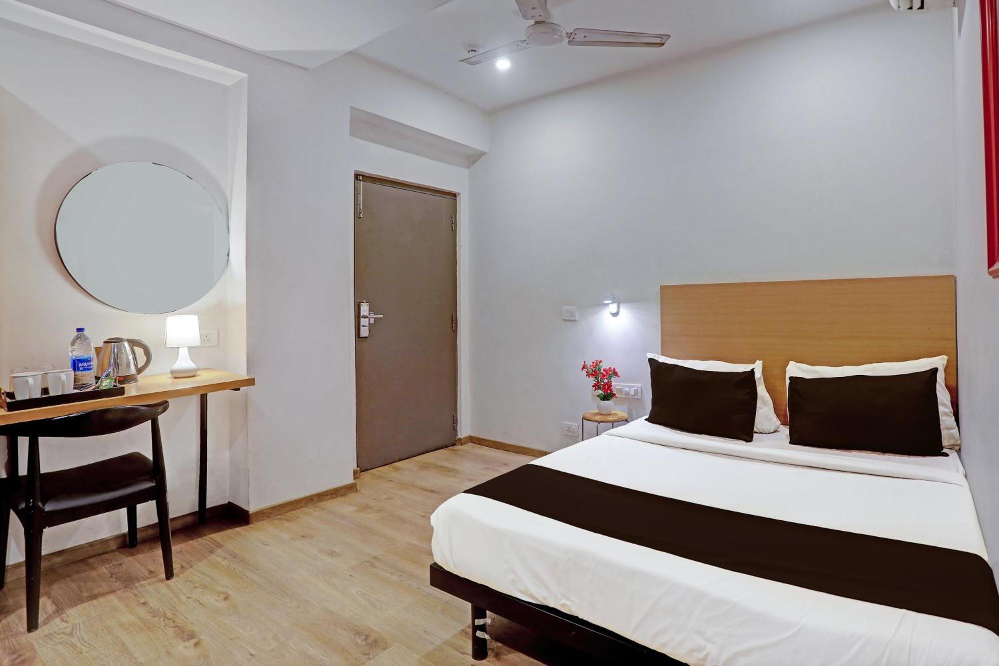Townhouse Near Secunderabad Railway Station, Yashoda Hospital, Patny Centre Eksteriør billede