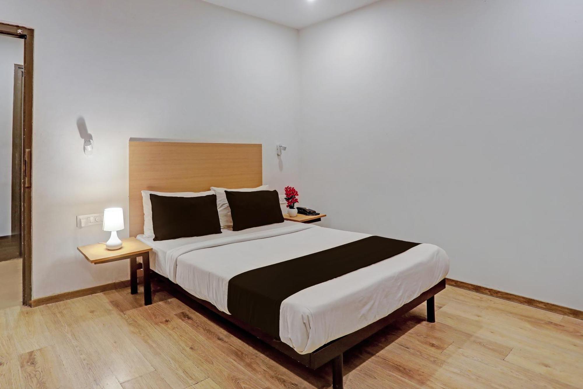Townhouse Near Secunderabad Railway Station, Yashoda Hospital, Patny Centre Eksteriør billede